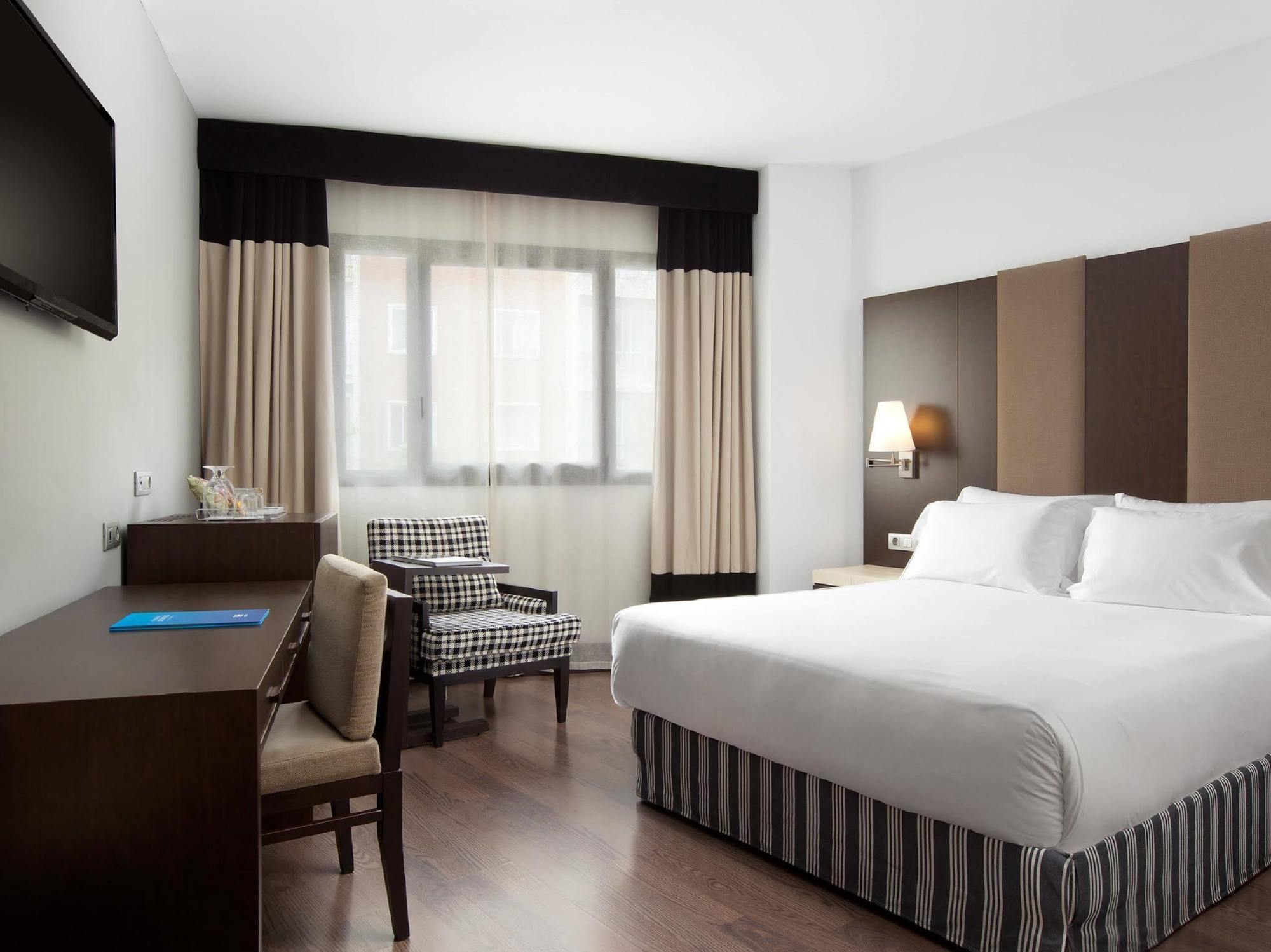 Hotel Catalonia El Retiro Madryt Zewnętrze zdjęcie
